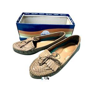 Walkable Tan Moccasin SZ 6.5 W preowned shoes